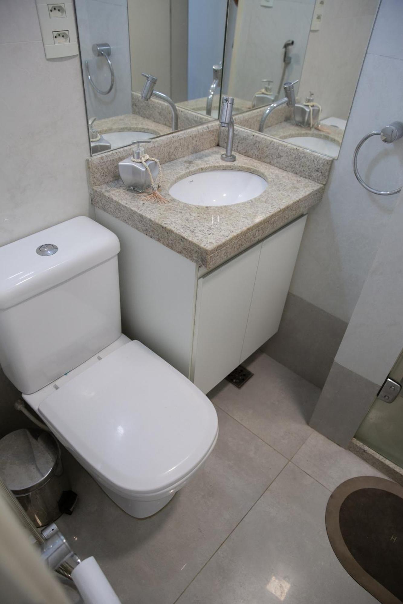 Apto A 1km Da De Camburi Com Wi-fi E Ar Cond Apartamento *