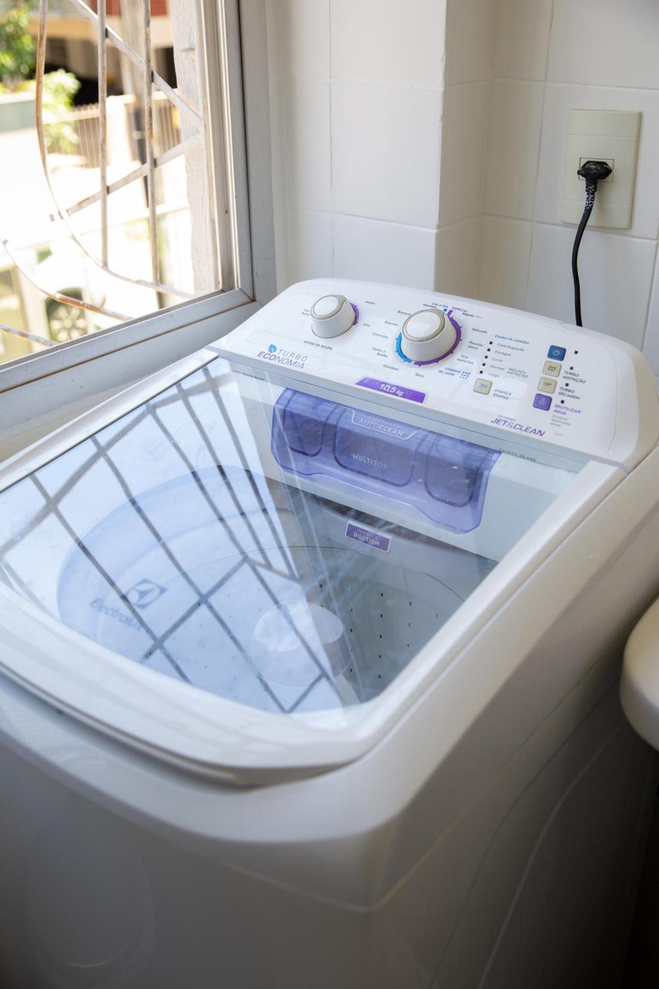 Apartamento Apto A 1km Da De Camburi Com Wi-fi E Ar Cond *