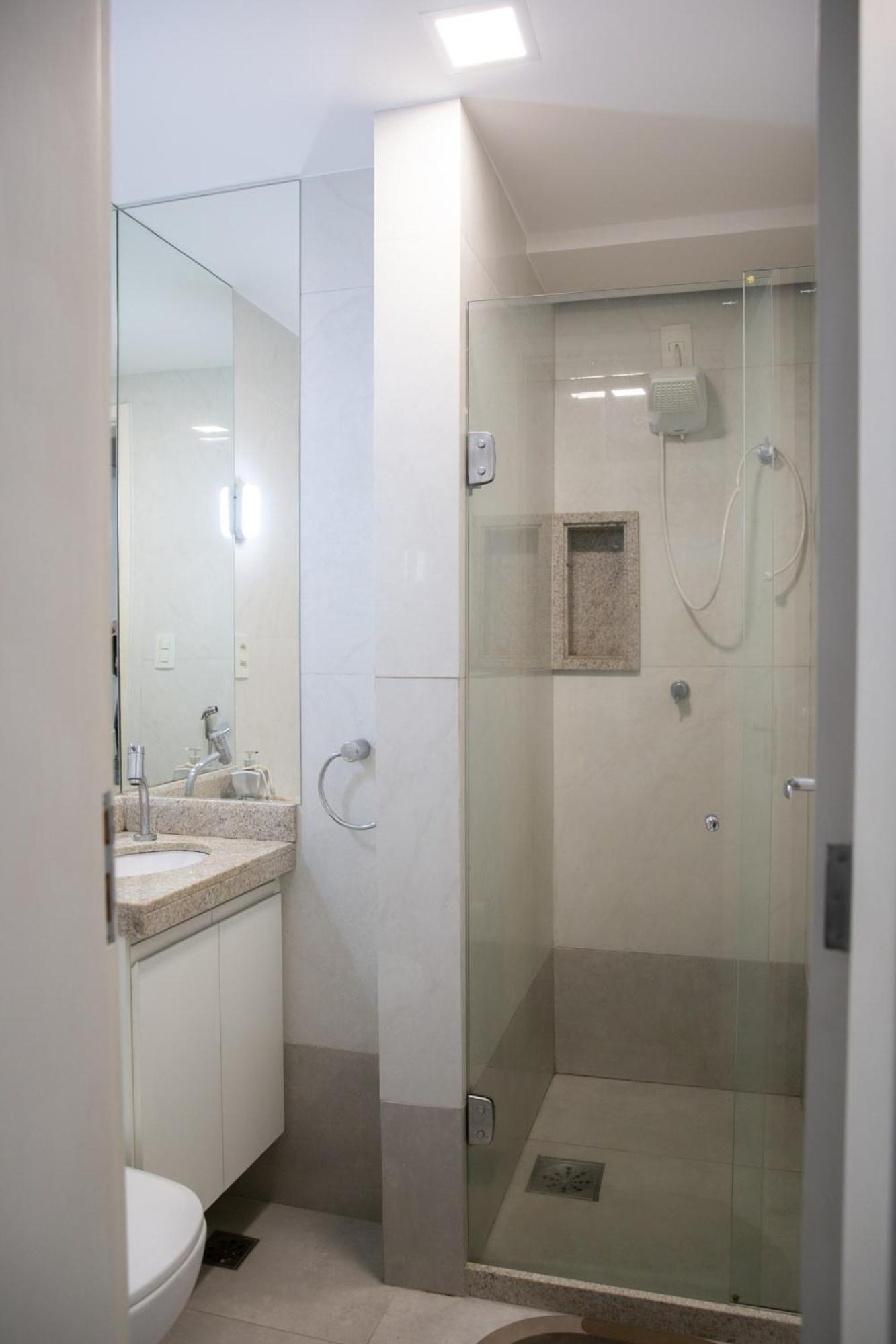 Apartamento Apto A 1km Da De Camburi Com Wi-fi E Ar Cond Vitória